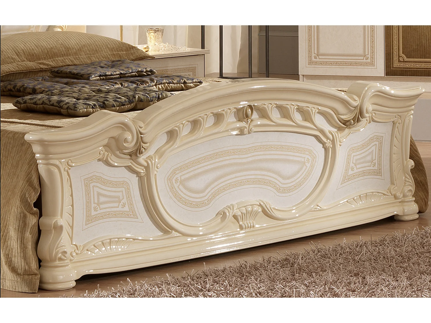 Lit adulte laqué beige tête de lit capitonnée simili cuir beige Soraya 160x200
