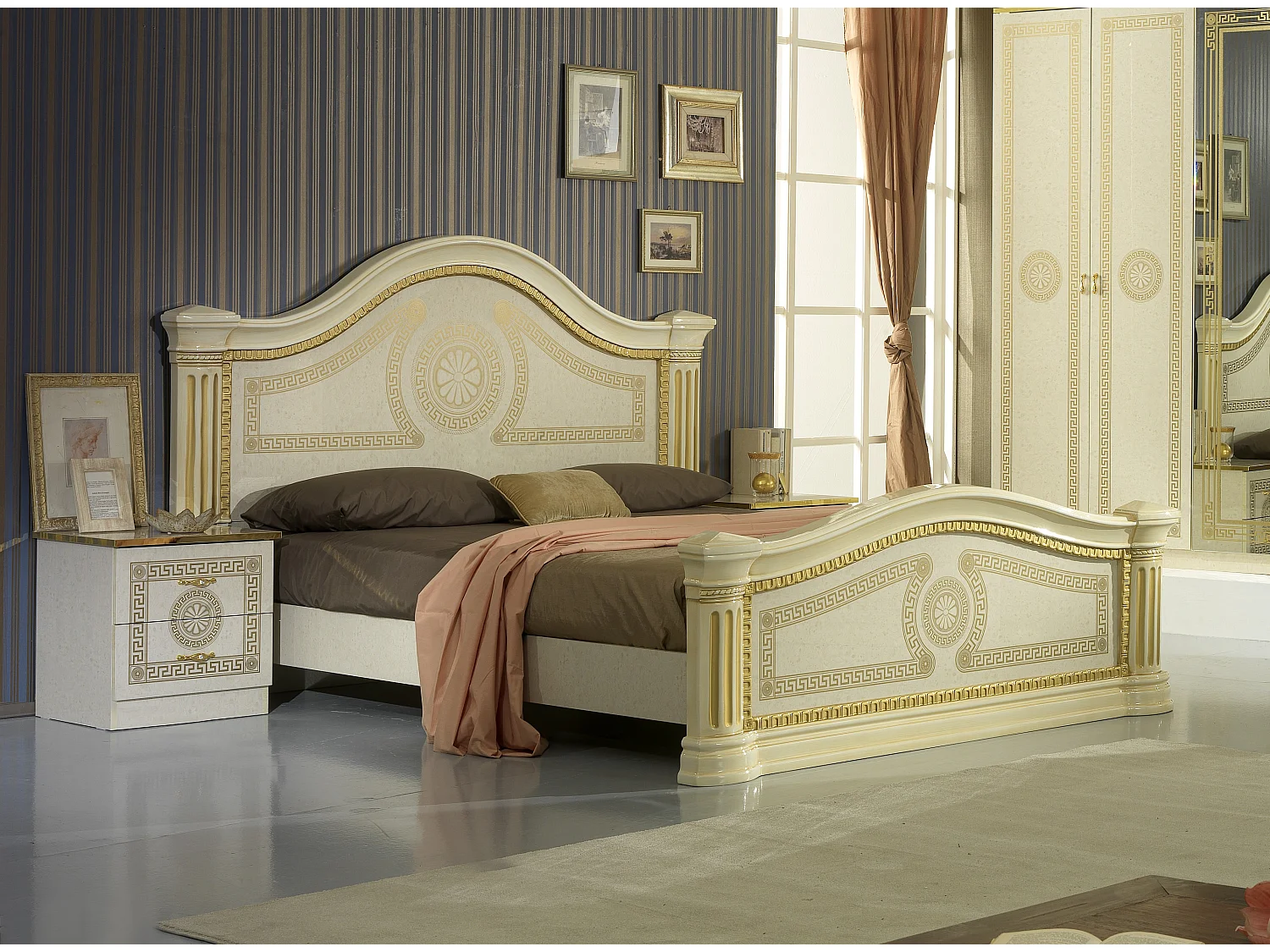 Savana beige en goudgelakt designbed 160x200 cm