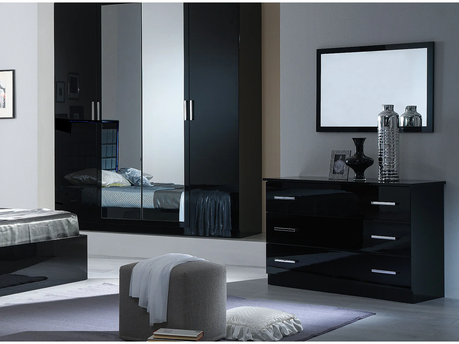 Commode design grands 3 tiroirs bois noir laqué avec poignées chromées Turin 116cm