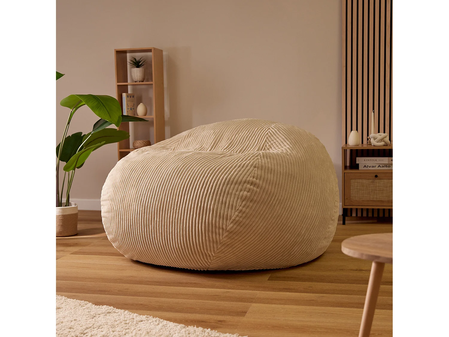 Pouf fauteuil géant en mousse expansible et velours côtelé beige - NIMBUS