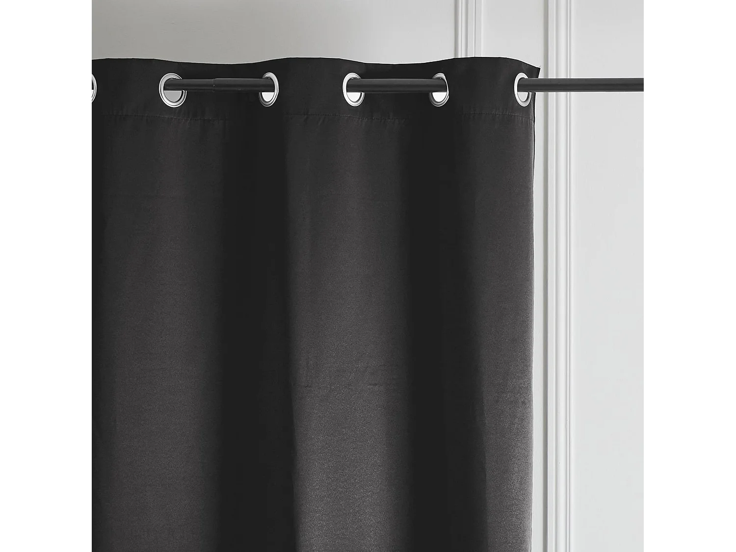 Rideau thermique isolant polyester et aluminium SMOOTH 135x240 cm noir