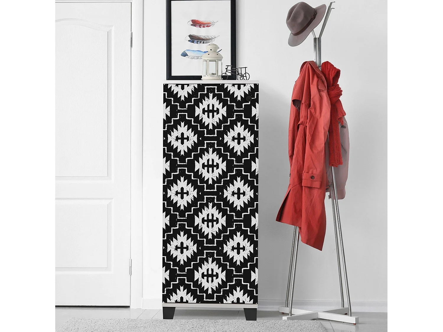 Meuble à chaussures Clades L50xH127cm Bois Motif Losanges berbères Noir et Blanc