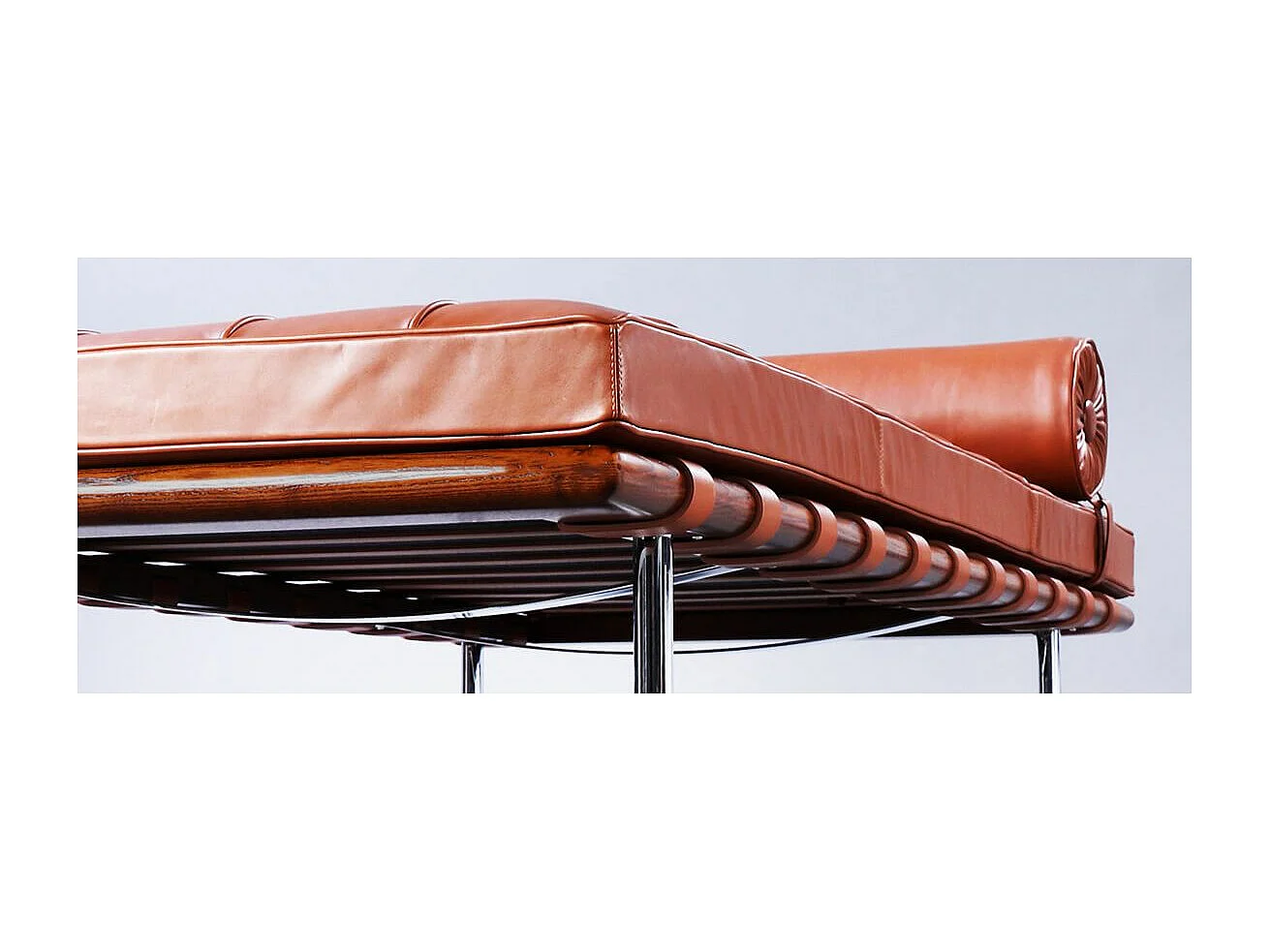 Méridienne design cuir marron capitonné Larkow