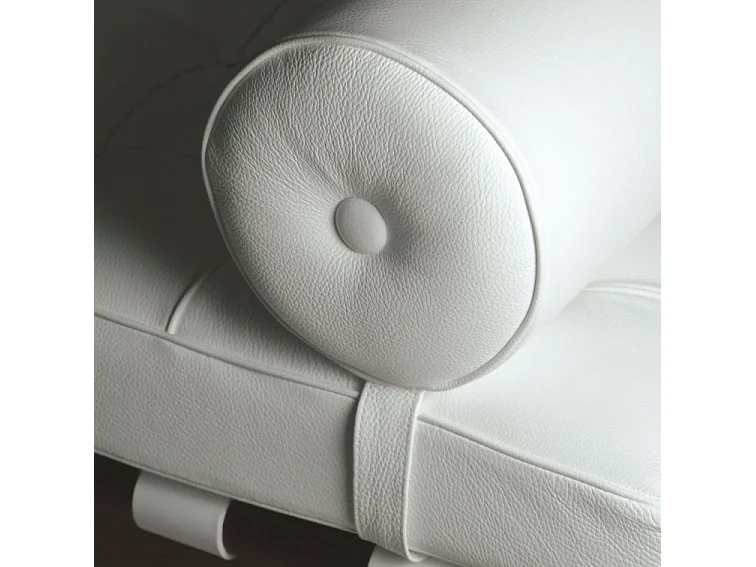 Méridienne design cuir blanc capitonné Larkow