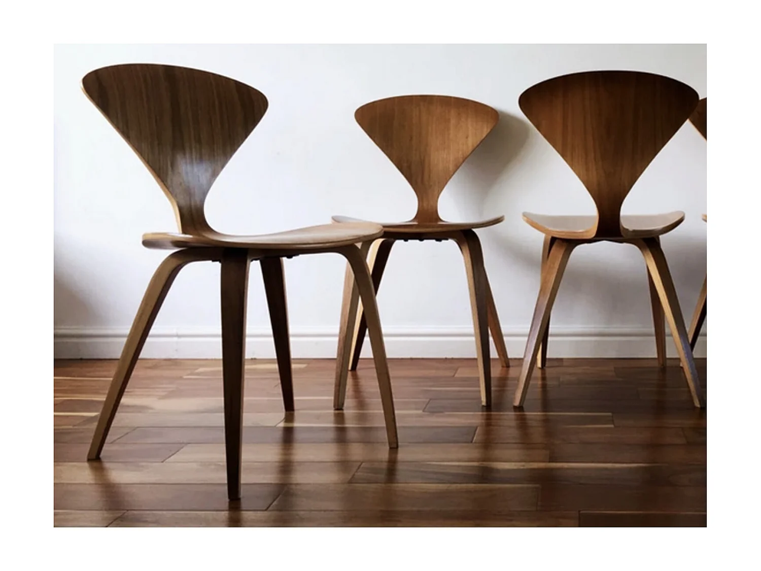 Chaise en bois frênes noir fait à la main Milener