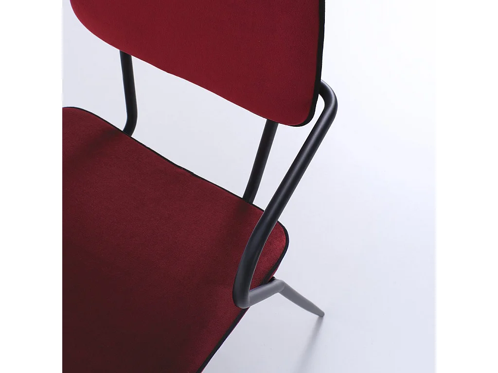 Chaise avec accoudoirs velours bordeaux et pieds métal noir Taio - Lot de 4