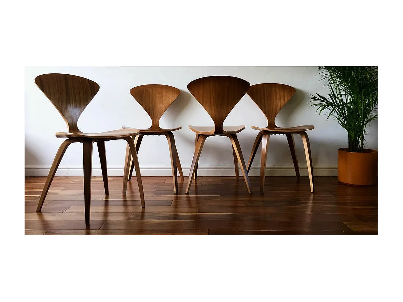 Chaise en bois noyer fait à la main Milener