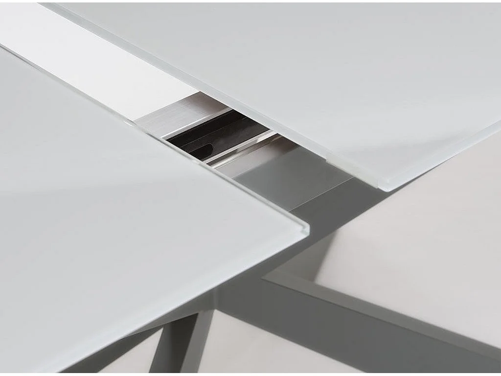 Table extensible 6 à 10 personnes L 160 à 200cm verre laqué gris et pieds métal gris Okebi