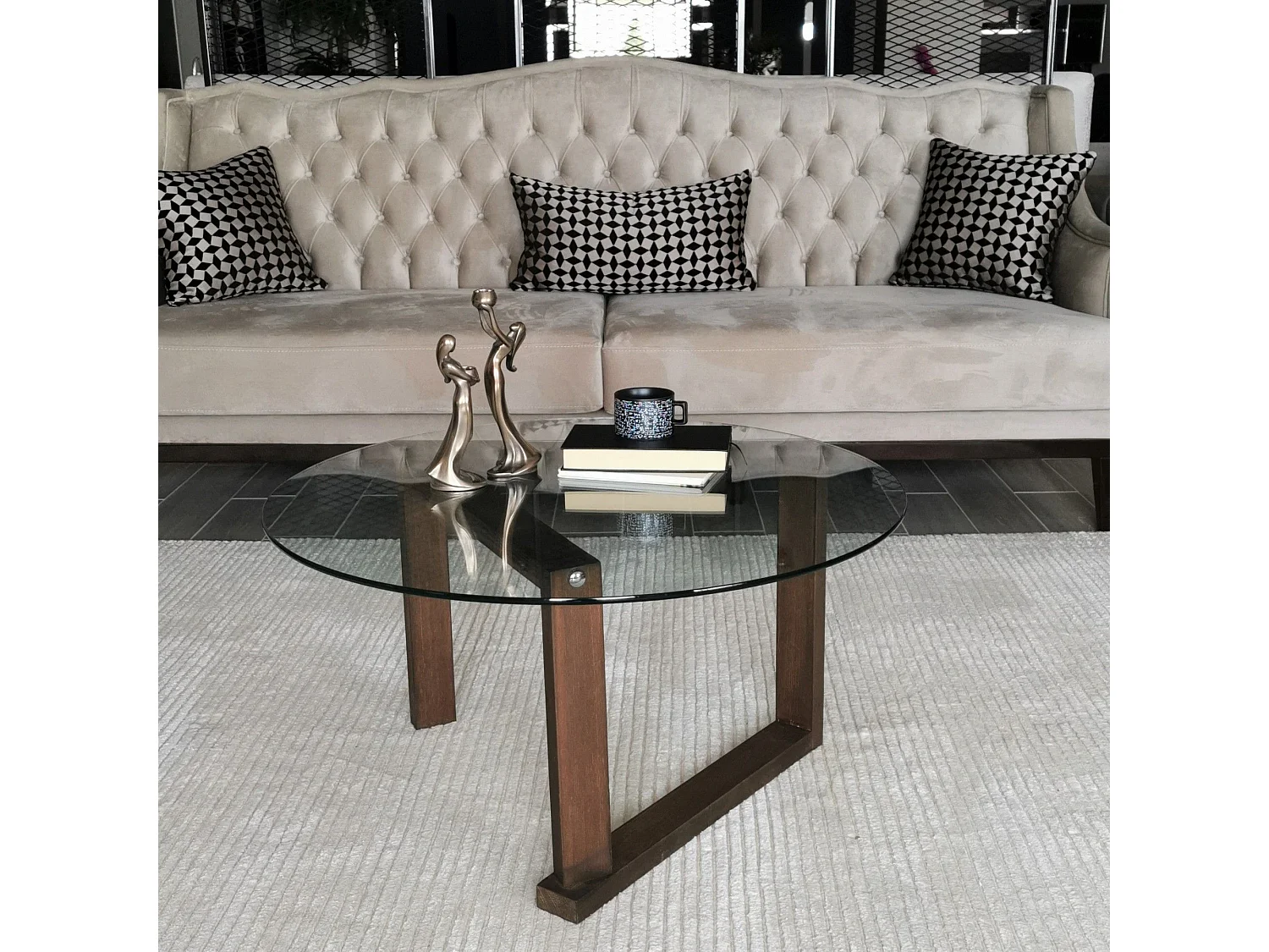 Table basse moderne Yuvalia D80cm Bois massif foncé et Verre Transparent