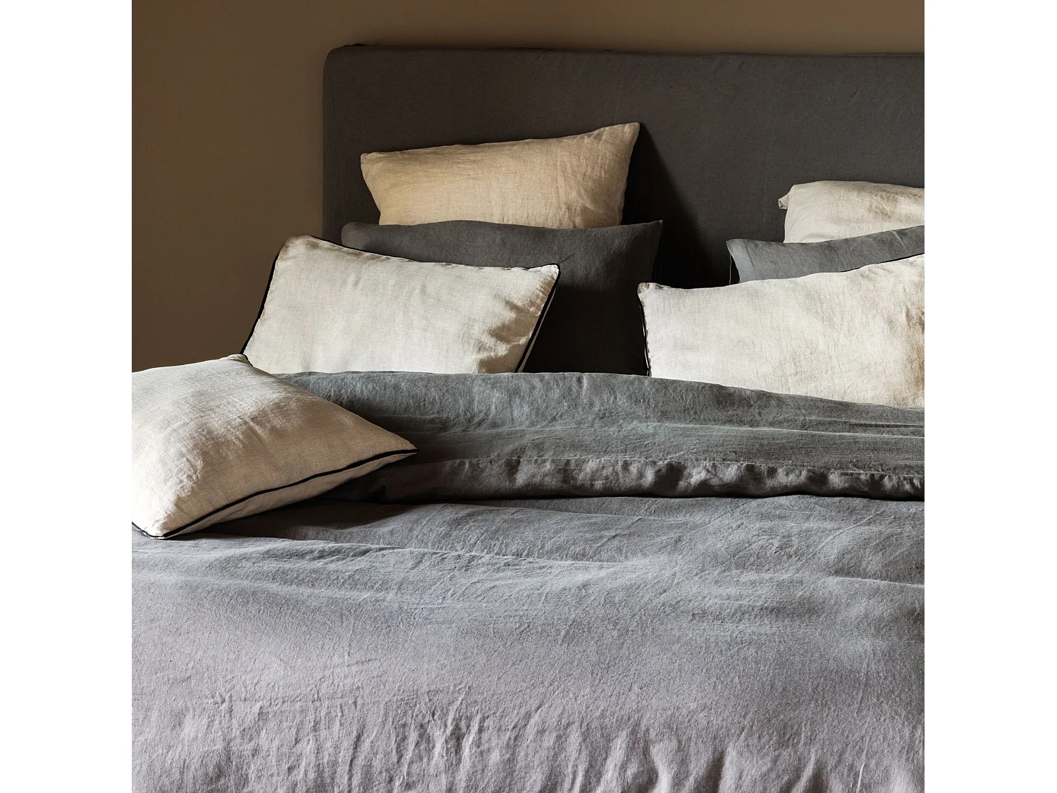 Drap plat uni 270x300 cm lin lavé froissé SONATE bleu Topaze