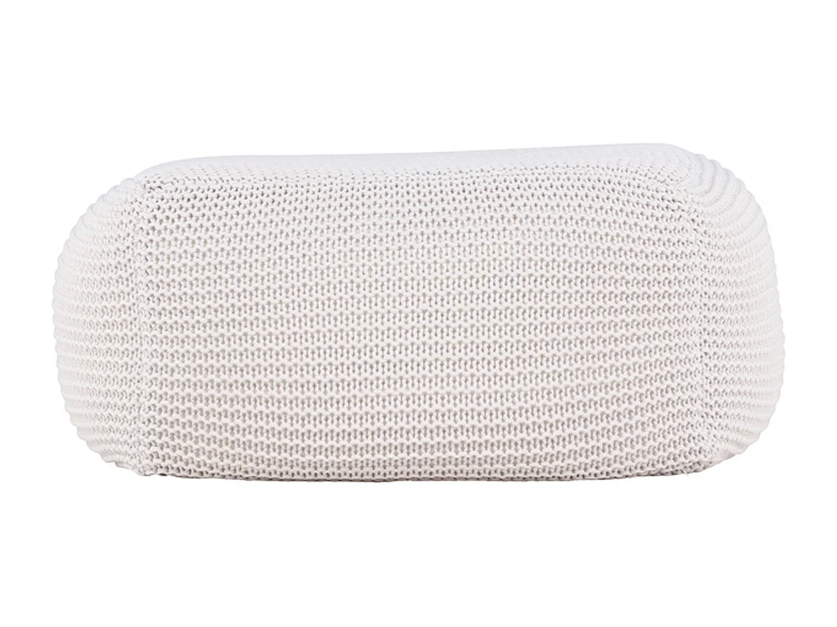 Luca poef crèmekleurig.