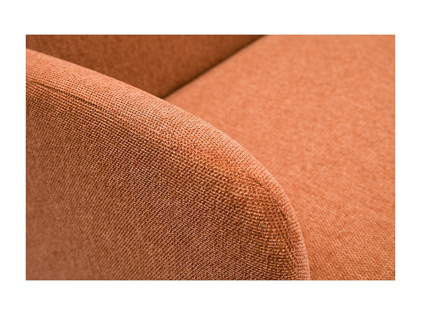 Divano scandinavo 2 posti in tessuto effetto velluto testurizzato color bruciato e legno chiaro ISKO