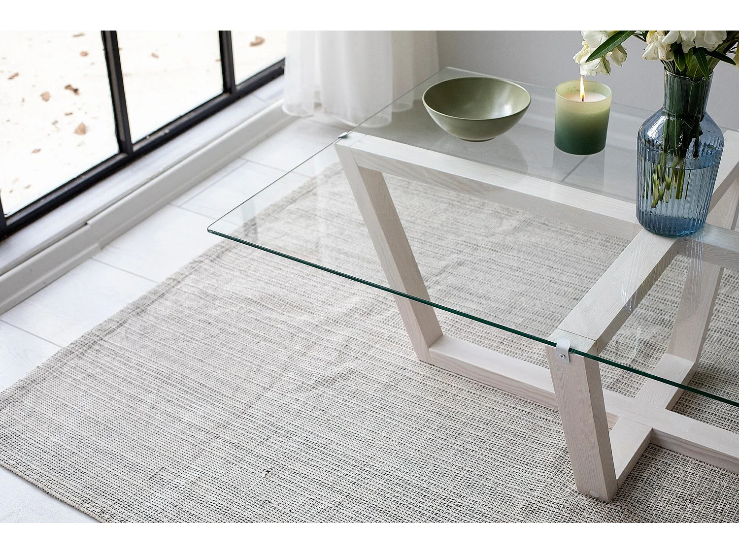 Mouka salontafel van massief wit grenenhout en gehard glas, 105 cm