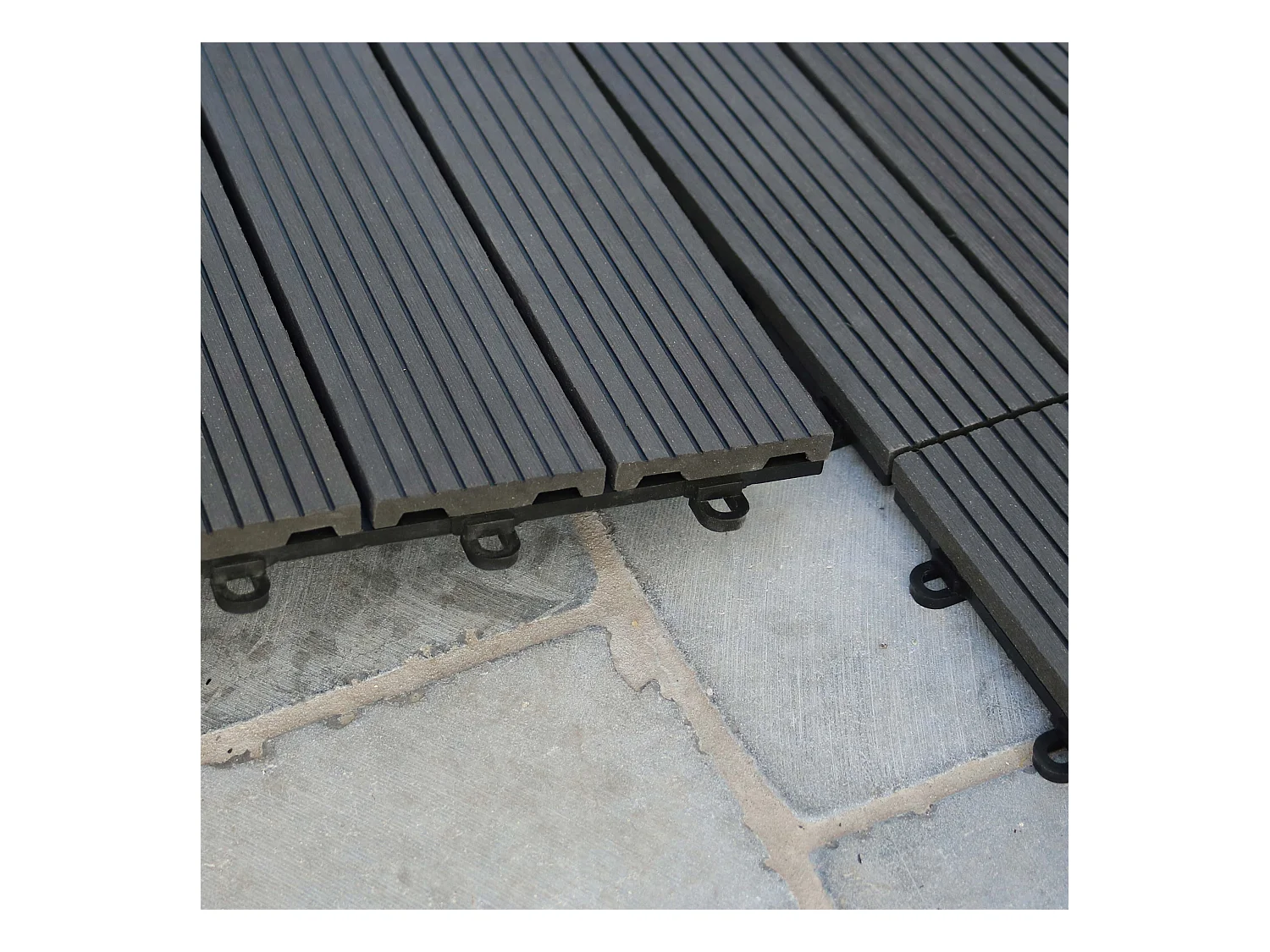 Lot de 16 dalles clipsables en bois composite gris