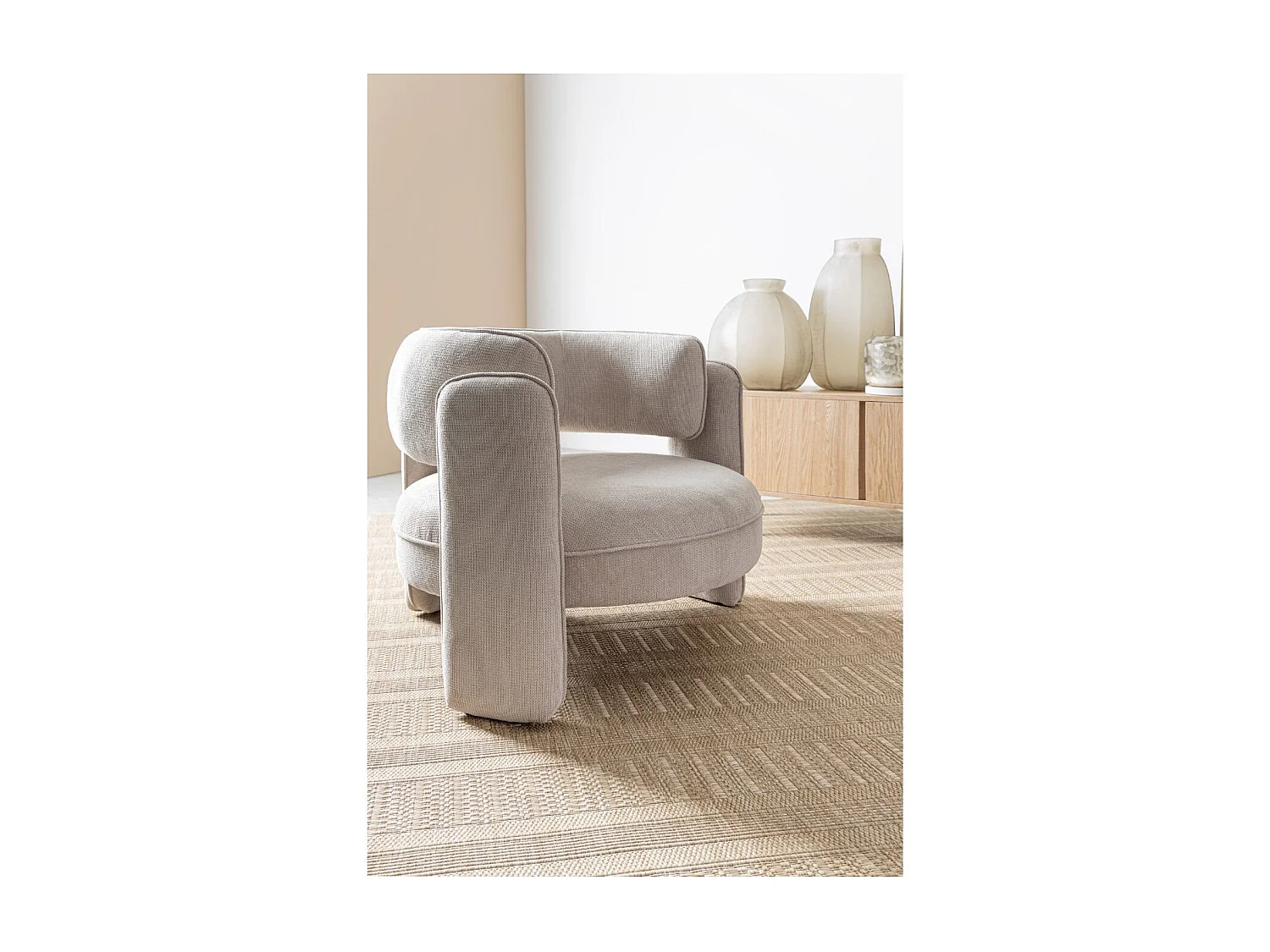 Fauteuil design arrondi en tissu - AUBIN
