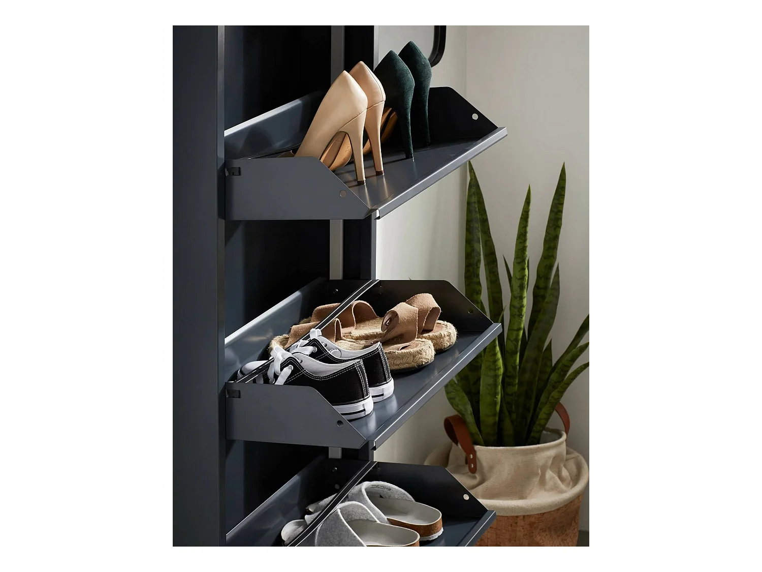 Meuble à chaussures Eliseo, Meuble à chaussures en métal, Armoire d'entrée polyvalente, Rangement pour chaussures, 50x15h104 cm, Noir