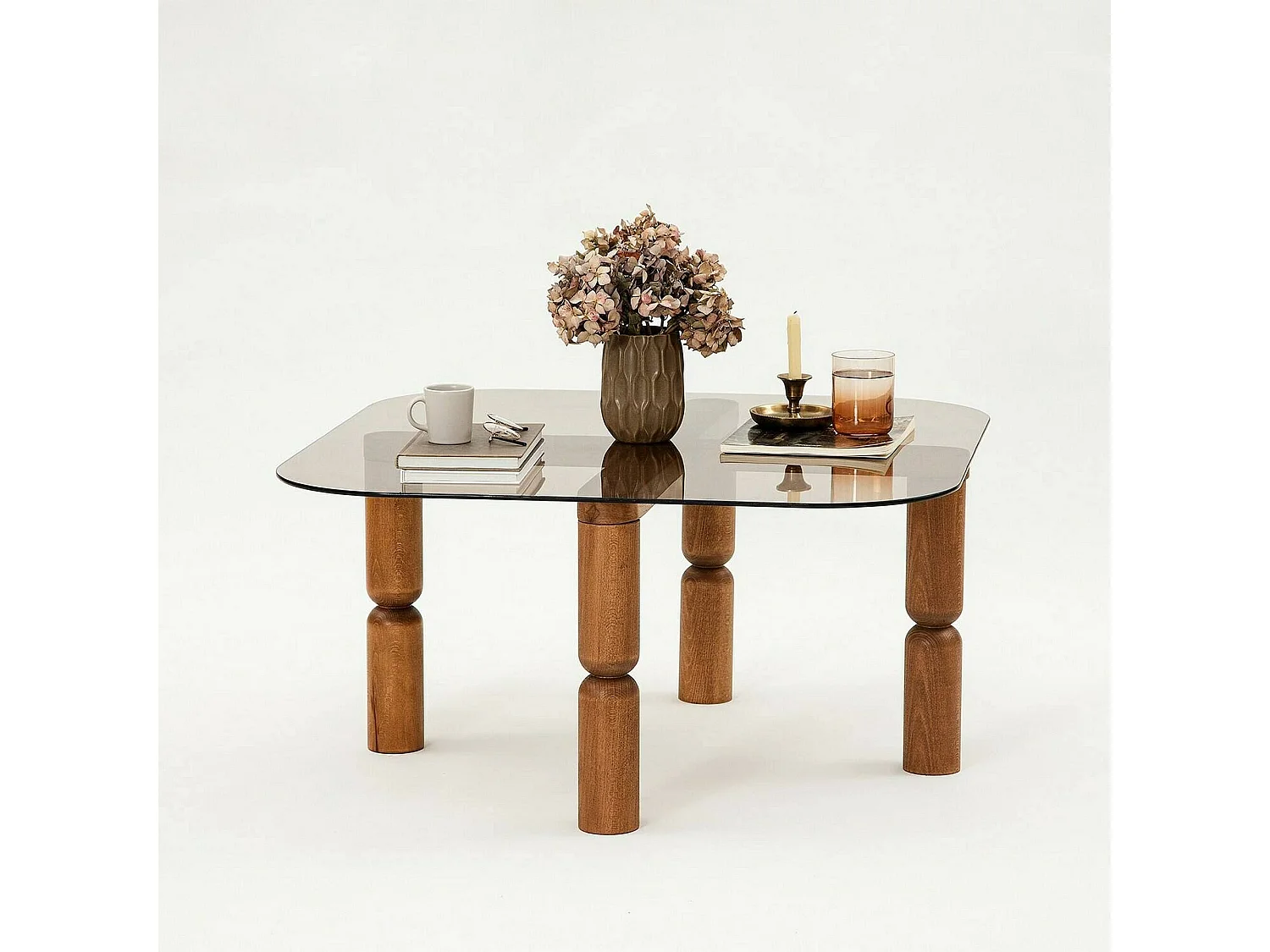 Table basse Psamathe, Table basse, Porte-revues pour canapé, Etagère de salon, 80x80h40 cm, Noyer et Fumé