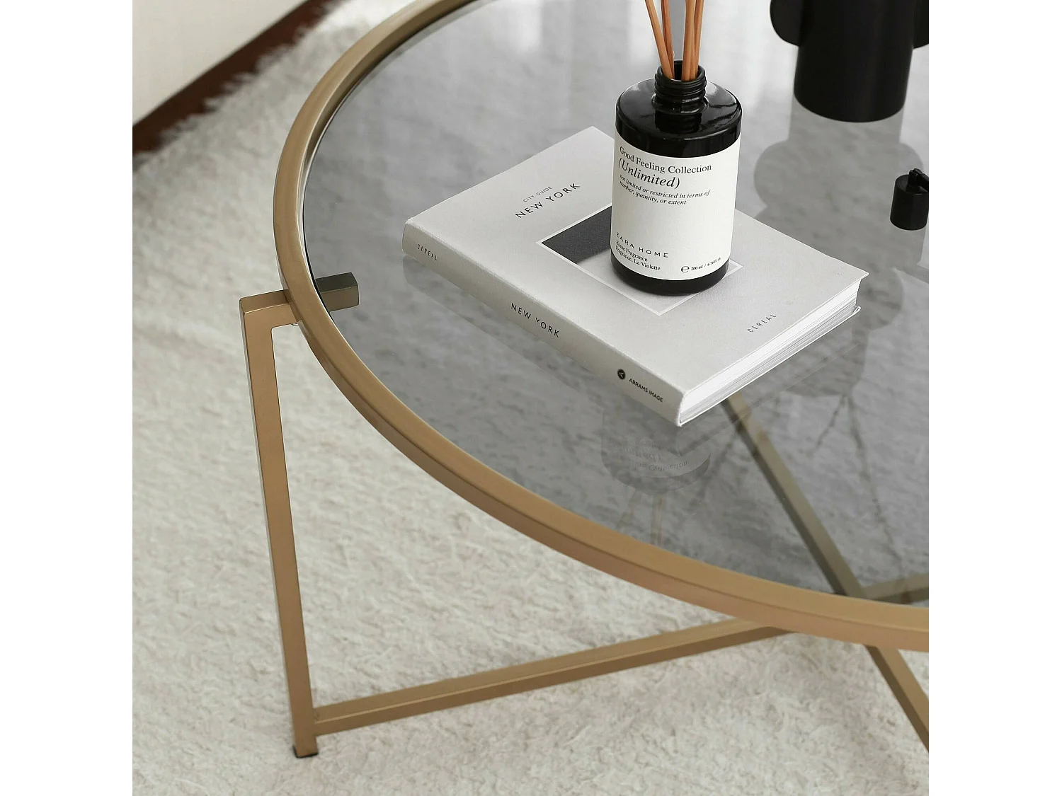 Table basse Cursa, Table basse, Porte-revues pour canapé, Etagère de salon, 83x83h40 cm, Or et Taupe