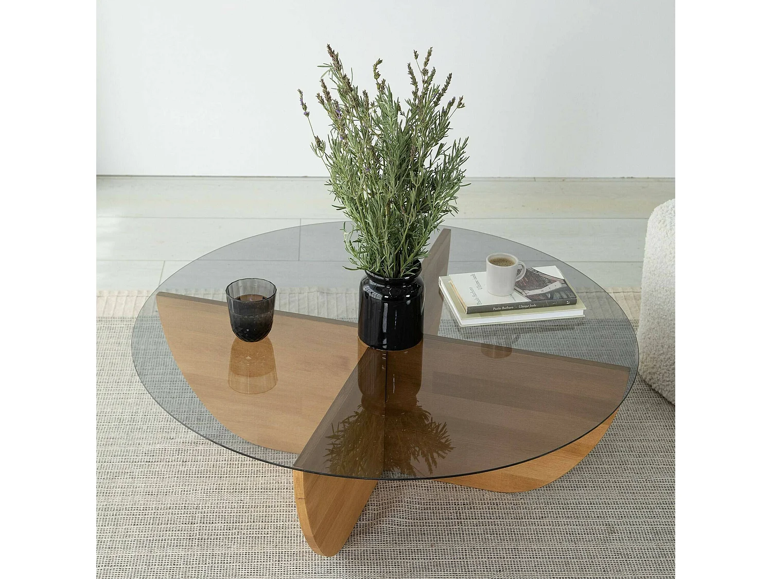 Table basse Phoebe, Table basse, Porte-revues pour canapé, Etagère de salon, 90x90h30 cm, Chêne