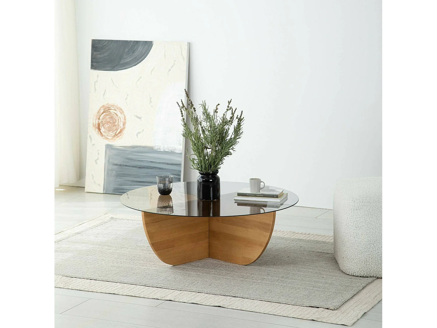 Table basse Jolanda, porte-revues, 90x90x30h cm chêne marron, forme ronde, structure en verre