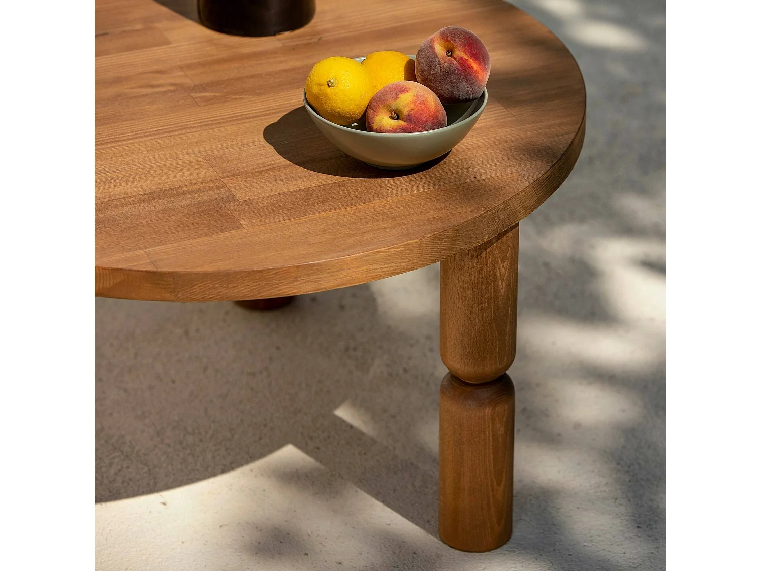Table basse Pallas, Table basse, Porte-revues pour canapé, Etagère de salon, 60x60h40 cm, Chêne