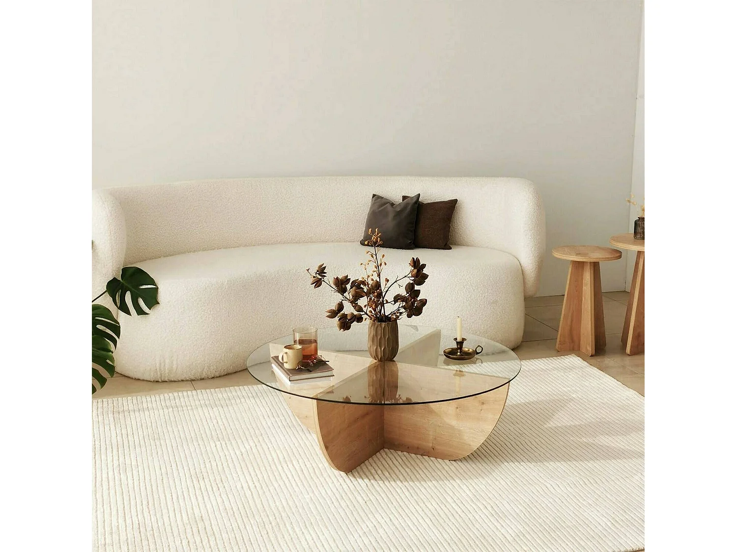 Mesa de centro Jolanda, forma circular, 90x90x30h cm roble marrón, tablero de vidrio, estante transparente