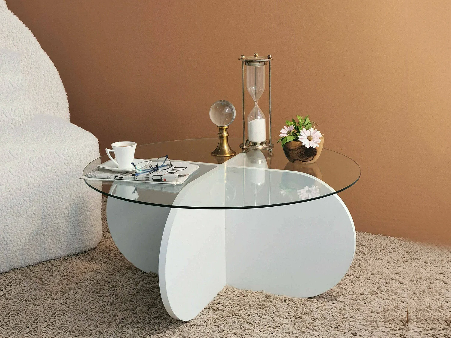 Table basse Nila, forme ronde, 75x75x35h cm blanc, plateau en verre, étagère transparente