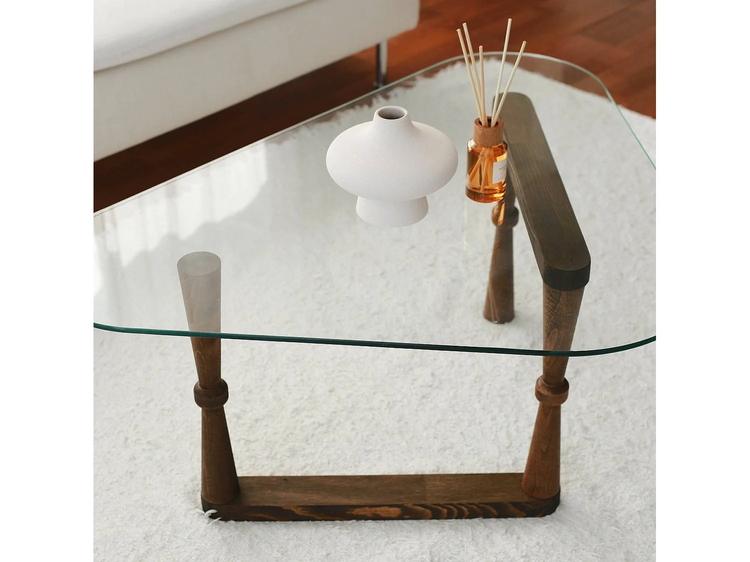 Table basse Alaris, Table basse, Porte-revues pour canapé, Etagère de salon, 96x81h41 cm, Noyer