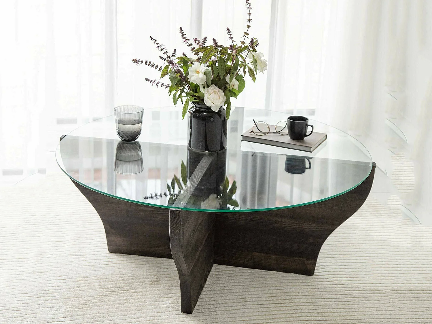 Table basse Califfi, porte-revues, 92x92x36h cm noir anthracite, forme ronde, dégradé, structure anthracite