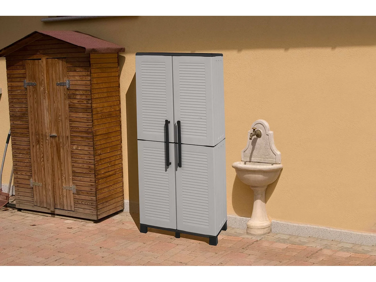 Armadio da Esterno Askan, 3 Ripiani Made in Italy, 37x68x169h cm Grigio Chiaro, Mobile da Giardino