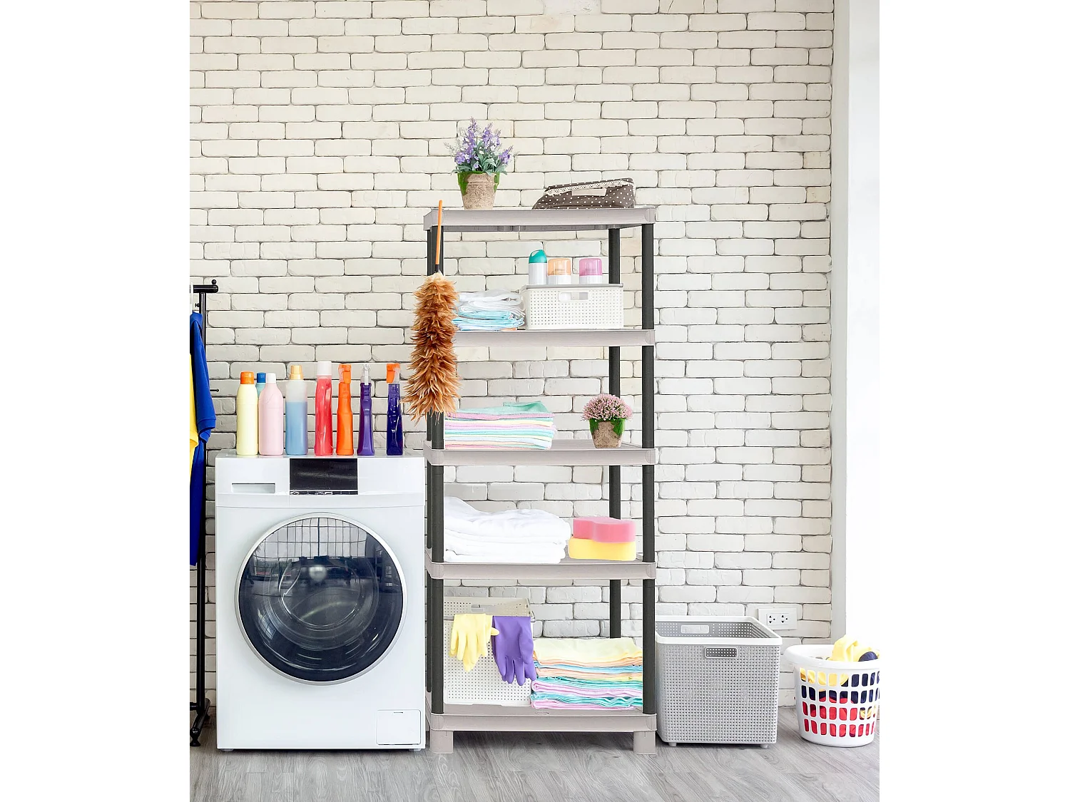 Armoire d'extérieur Perwez, Etagère d'extérieur, Armoire de balcon polyvalente avec 3 étagères, 100% Made in Italy, 70x35h172 cm, Gris clair et noir