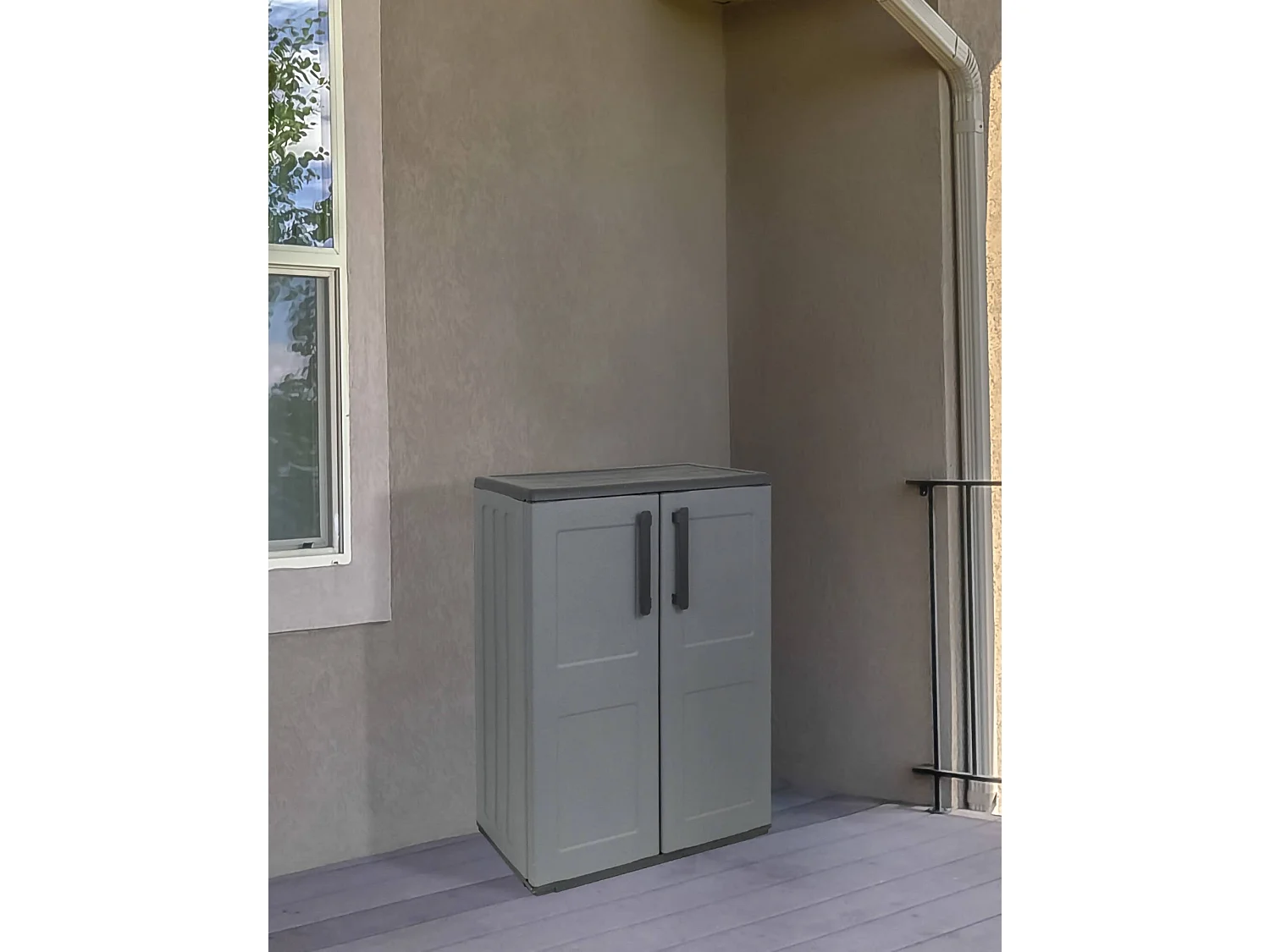 Armoire d'extérieur Mol, Armoire de balcon polyvalente, Armoire d'extérieur avec 2 portes, 100% Made in Italy, 68x37h84 cm, Finition à carreaux, Gris et Noir