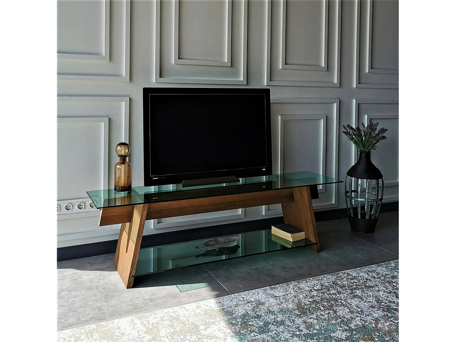 Meuble TV Zosma, Buffet de salon, Armoire basse pour TV, Base murale de rangement, 158x40h45 cm, Noyer et Vert