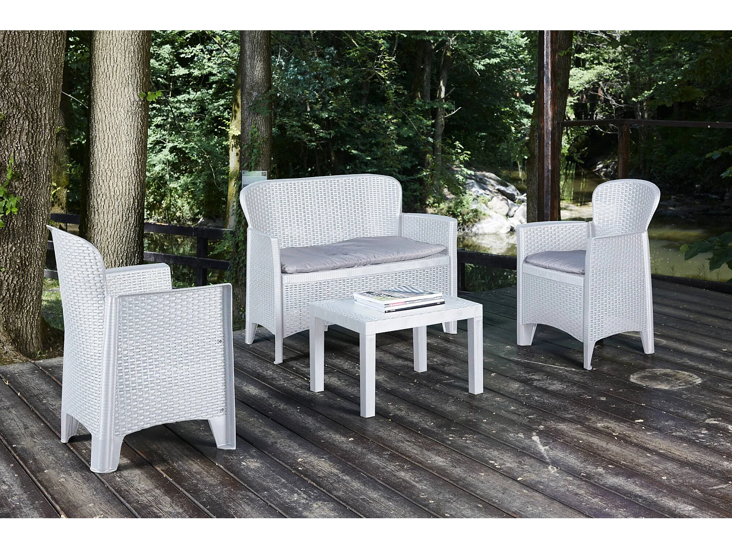 Set alon d'extérieur Otuni, Salon de jardin compoé de 2 fauteuil, 1 canapé et 1 table bae, Coin alon effet rotin avec couin, 100% Made in Italy, Blanc