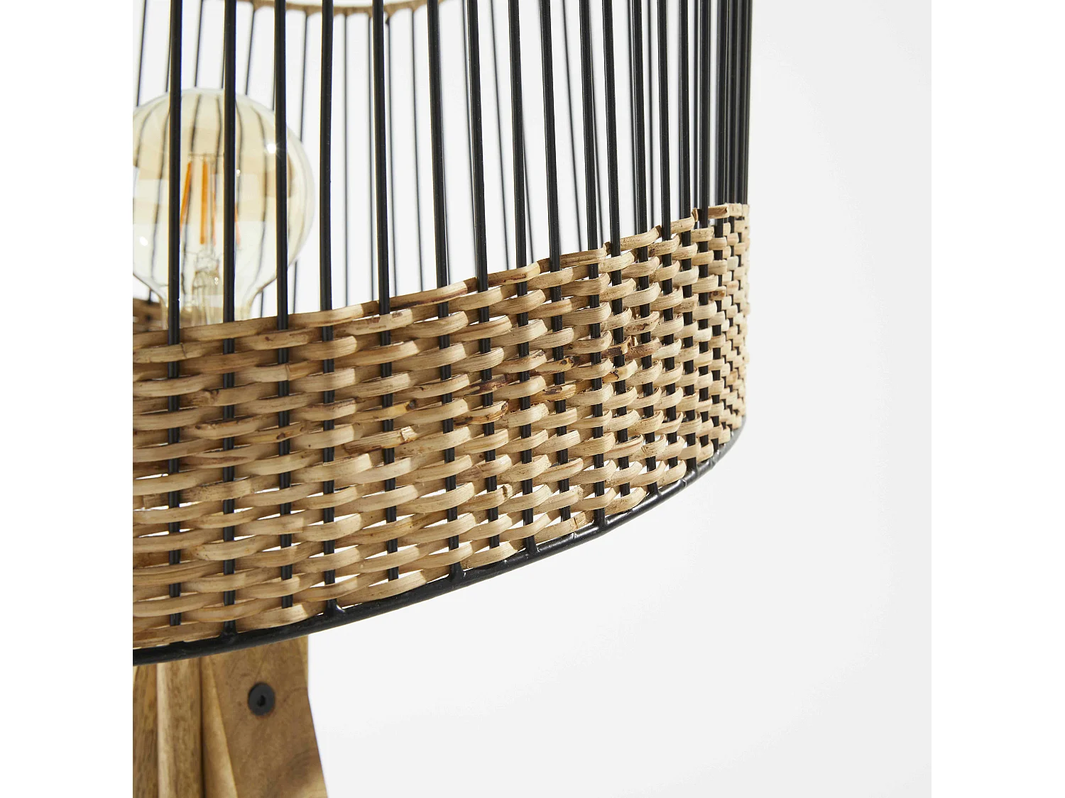 Lampadaire en manguier massif et rotin