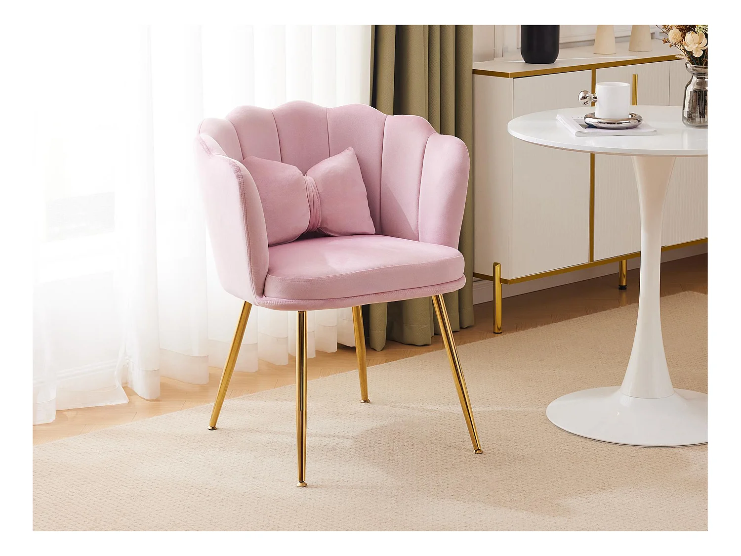 1 Chaise en velours - avec dossier en forme de pétale - pieds en métal doré - Rose