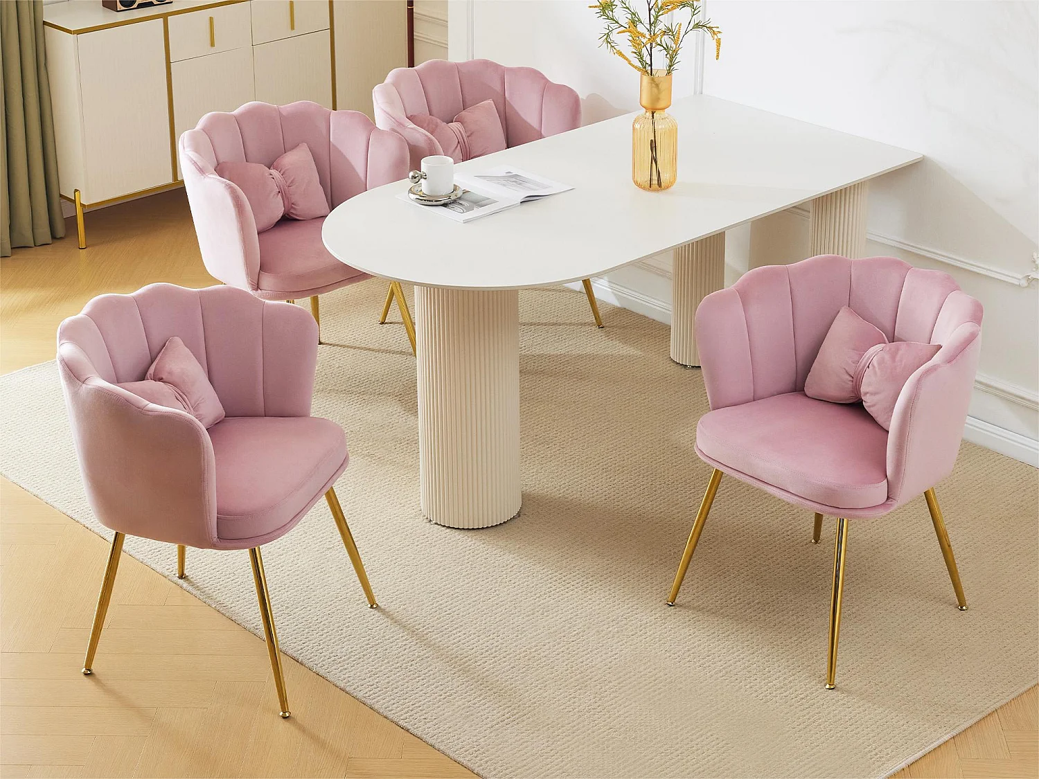 Set van 4 Velvet stoelen - met bloemblaadjevormige rugleuning - goud metalen poten - Roze