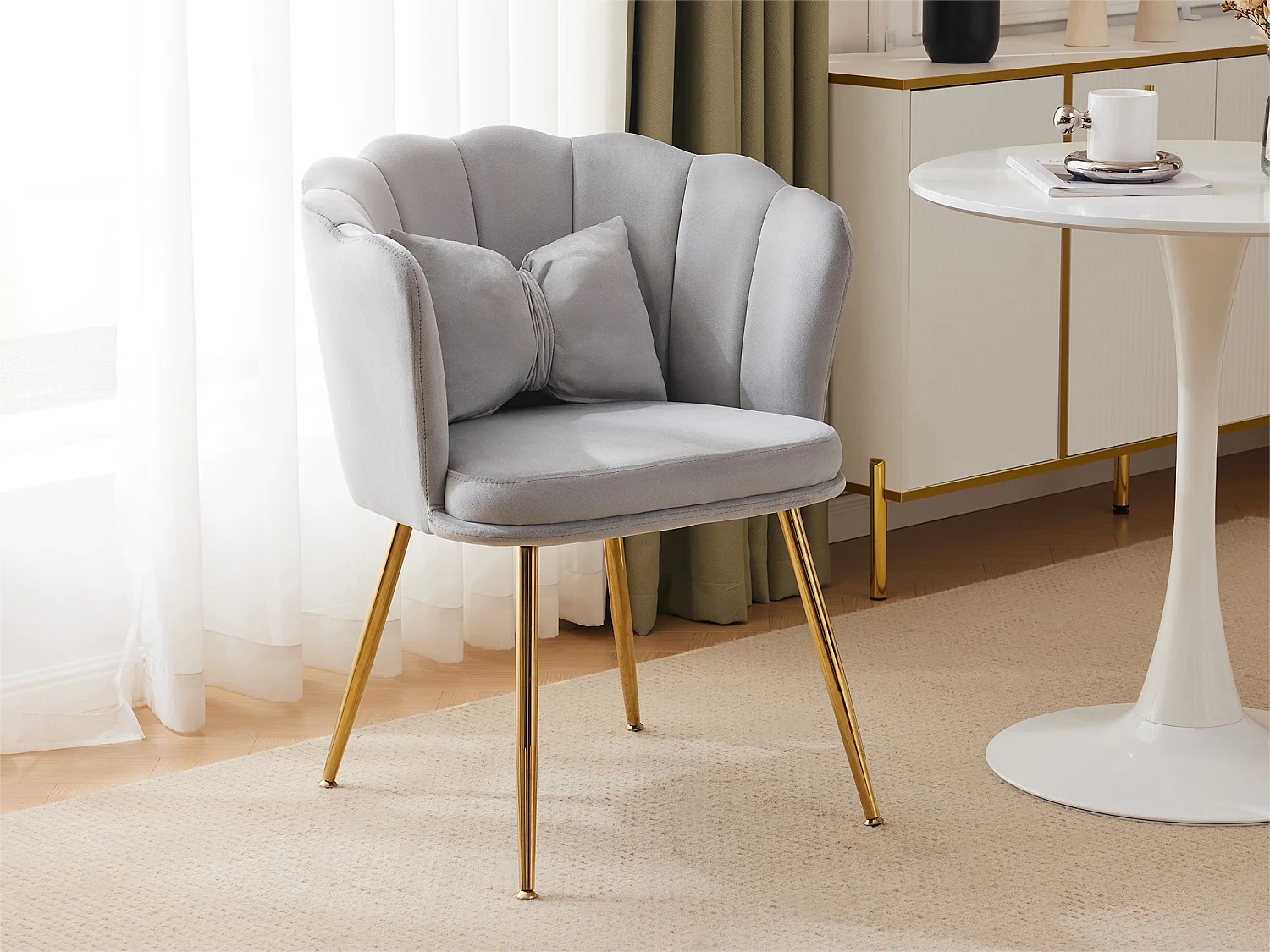 1 Chaise en velours - avec dossier en forme de pétale - pieds en métal doré - Gris