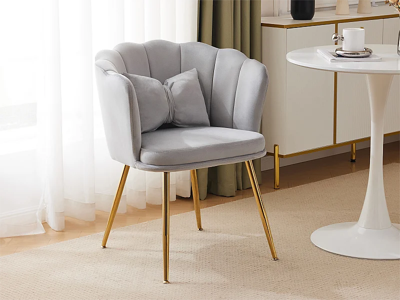 1 Samtstuhl – mit blütenblattförmiger Rückenlehne – goldene Metallbeine – Grau