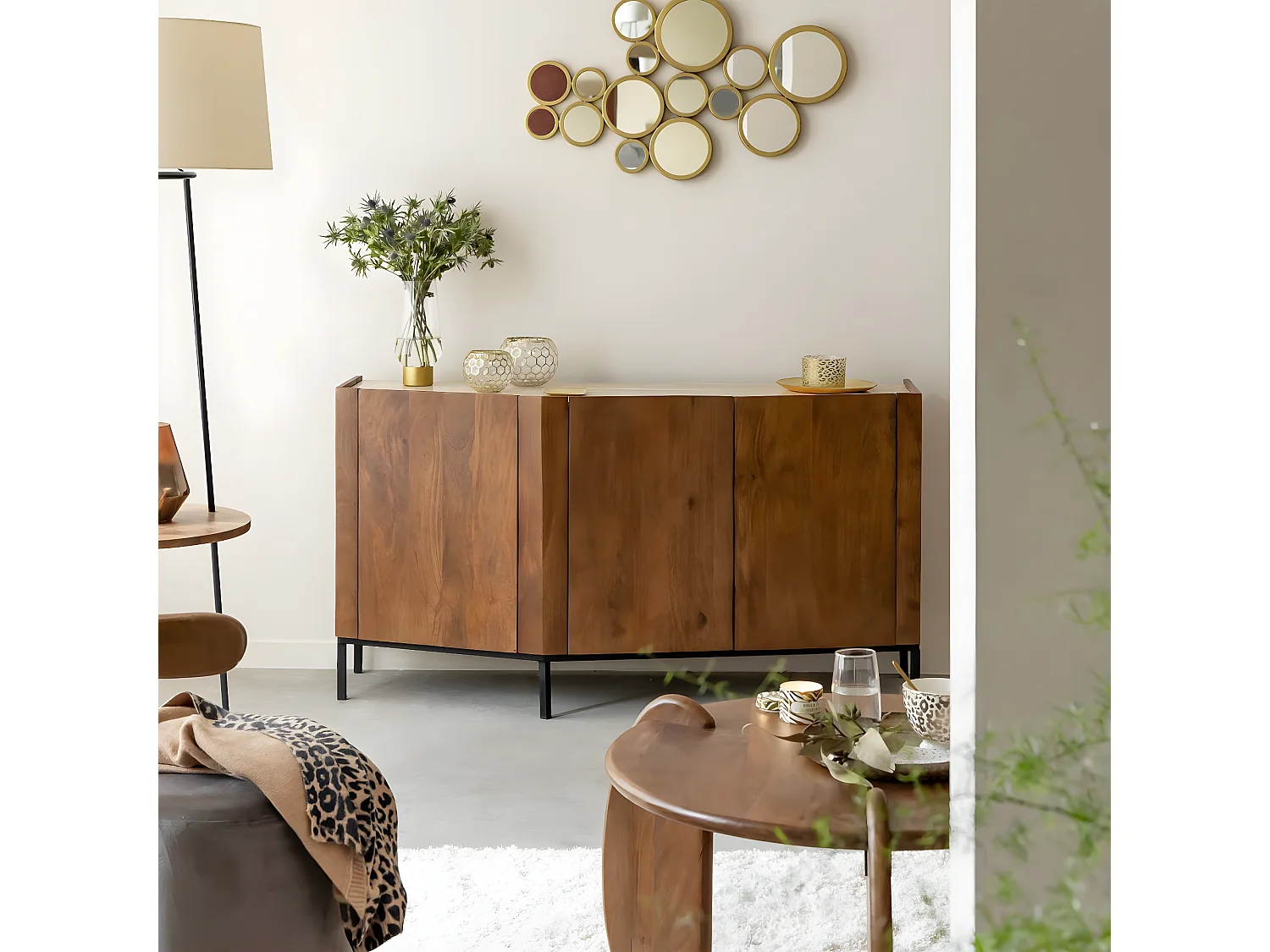 Buffet de madera de mango y travertino Azure, elegante diseño escandinavo