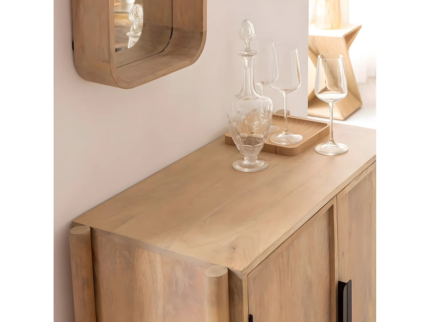 Petit buffet en bois de manguier Nova