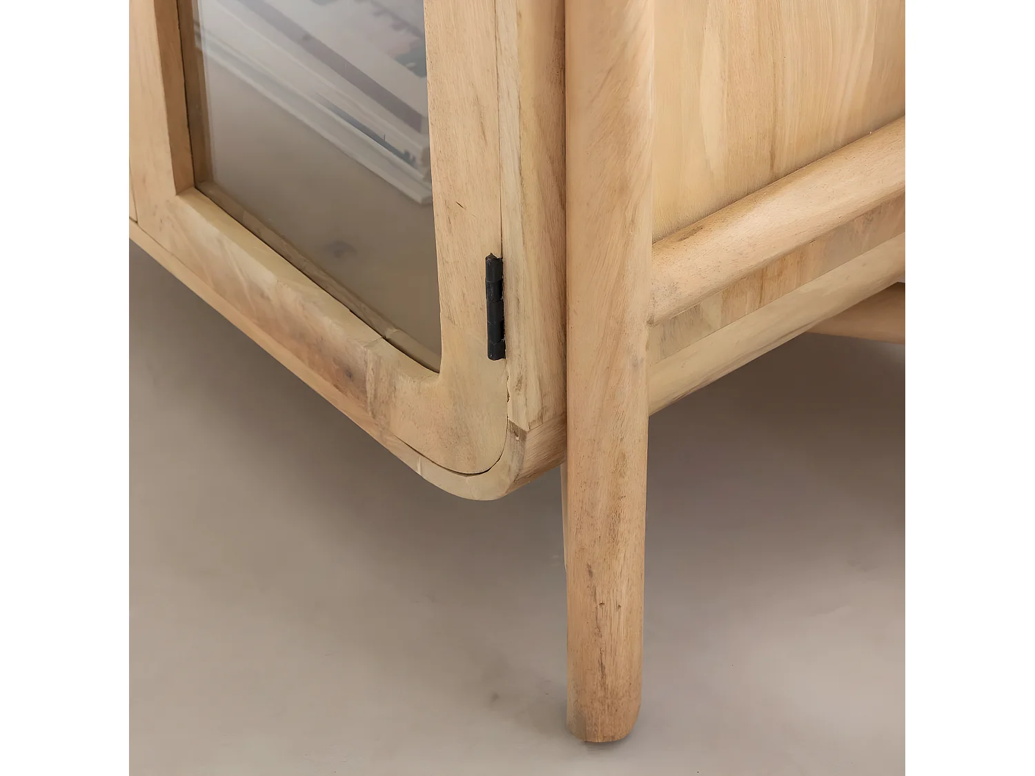 Vitrine haute en bois de manguier Nova