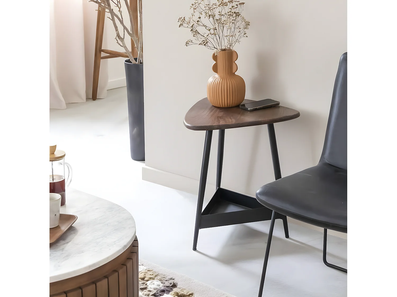 Bout de canapé en bois de manguier et métal noir Tilian