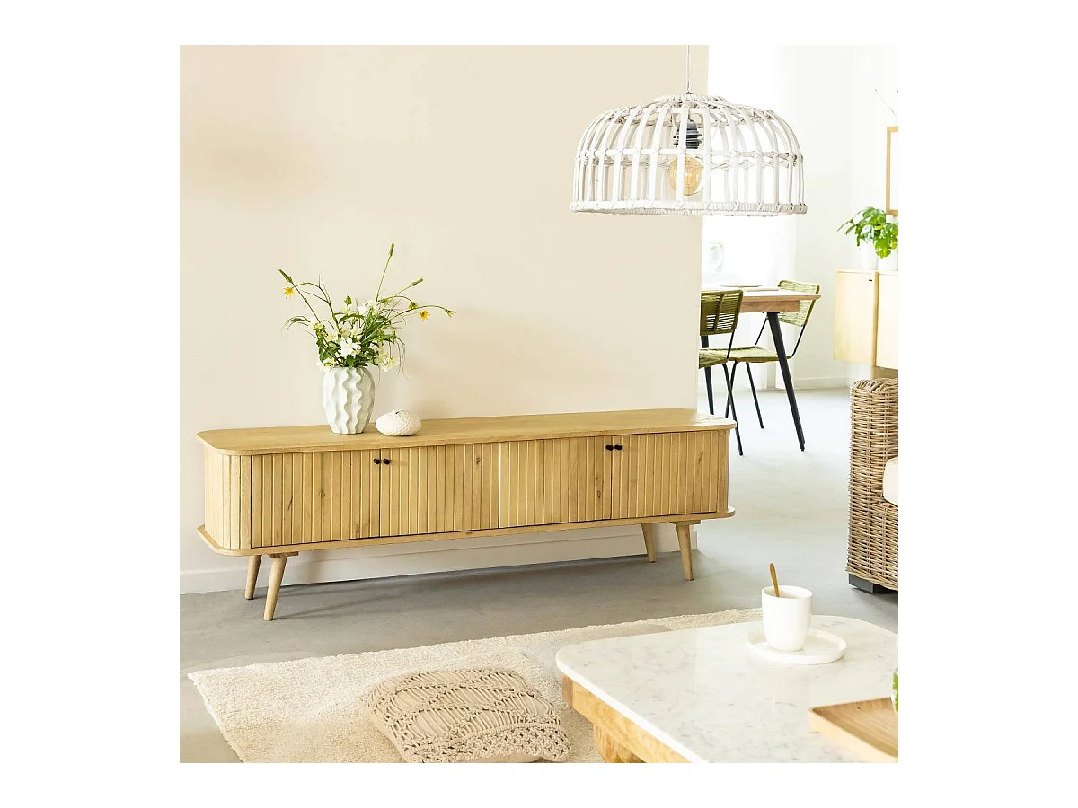 Mueble de TV de madera de mango Amara con almacenamiento y diseño escandinavo