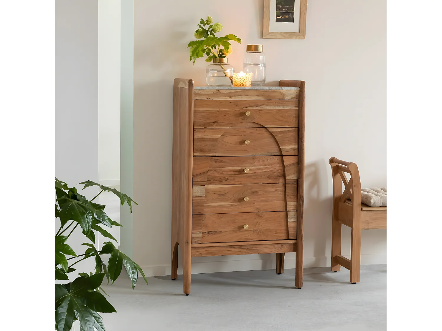 Cómoda compacta de mármol y madera de acacia con 6 amplios cajones