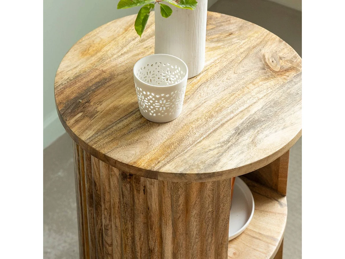 Mesa de noche redonda de madera de mango con almacenamiento abierto Maëva