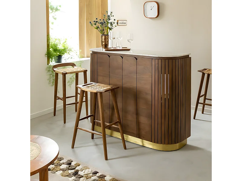 Barra de madera de mango y mármol blanco Siena con almacenamiento