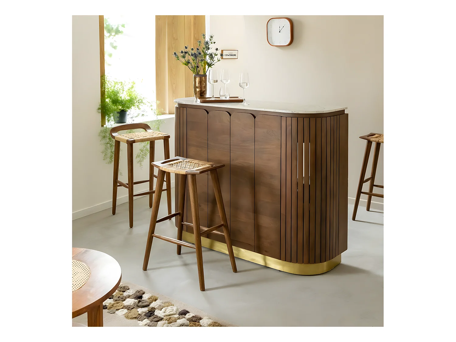 Bar en bois de manguier et marbre blanc Sienne