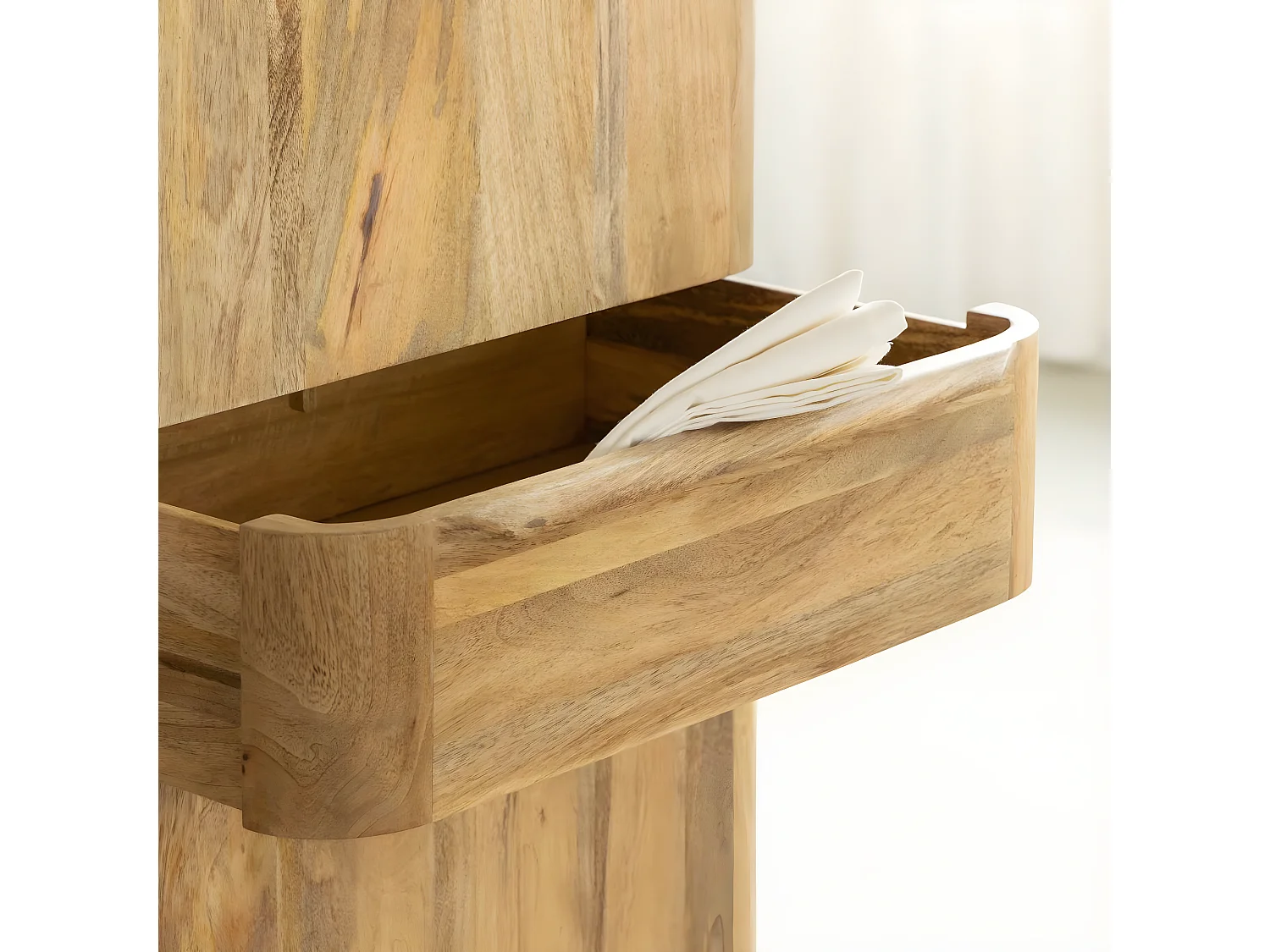 Armoire en bois de manguier Aléna