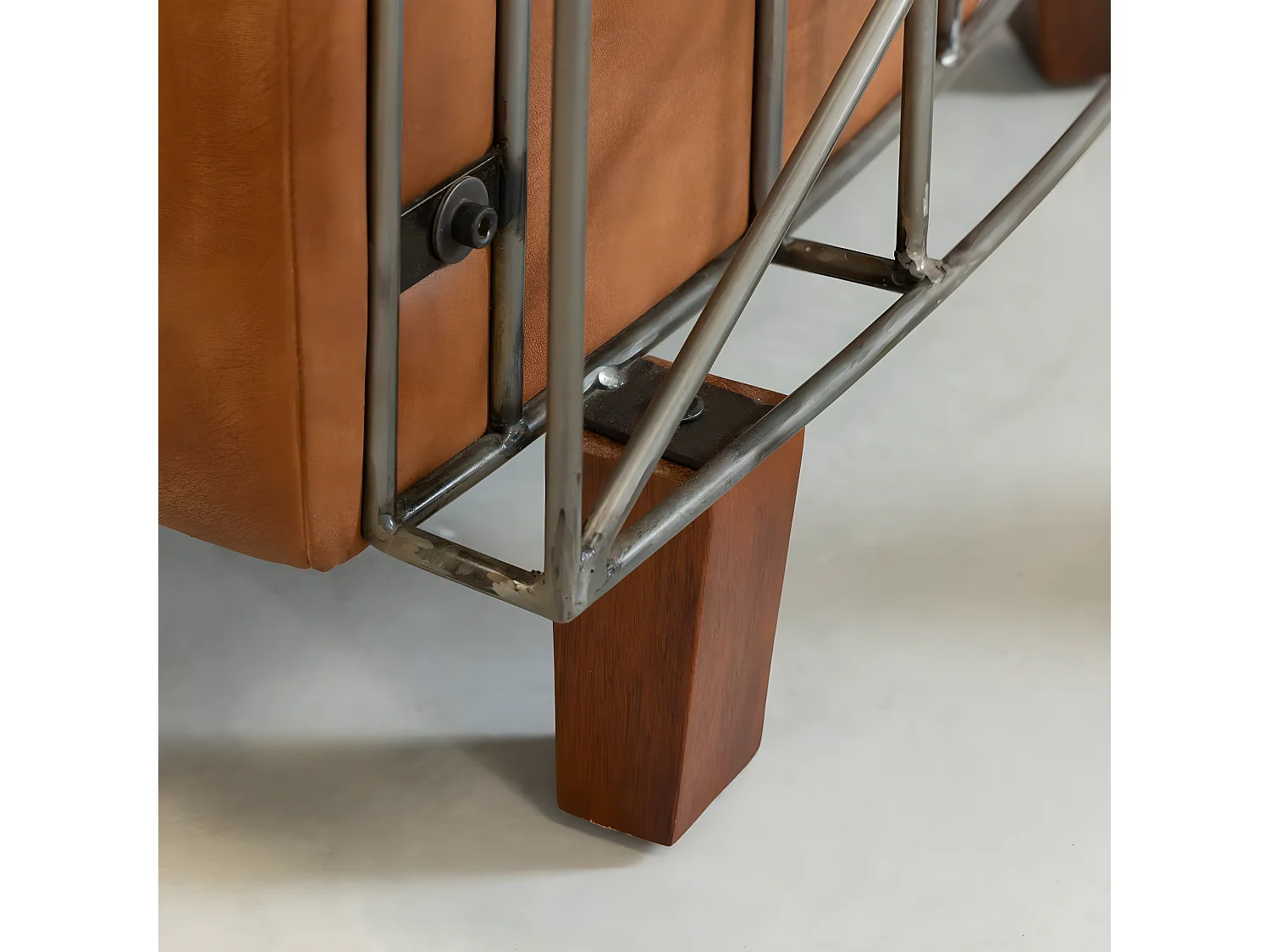 Fauteuil style aviateur en cuir marron et métal Zora